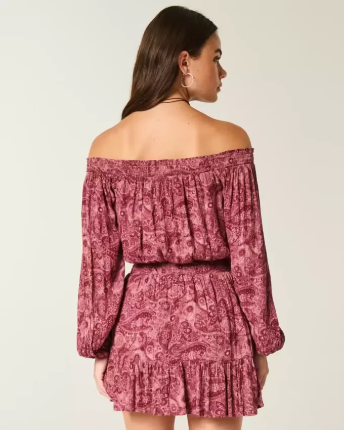 Vestido tejido con hombros descubiertos Vestido tejido con hombros descubiertos
